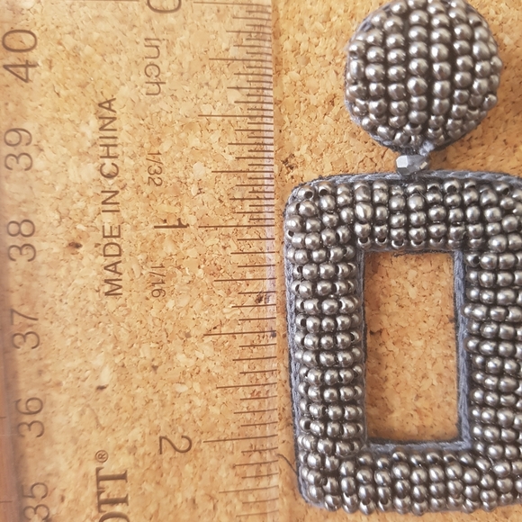 Earings - Picture 2 of 2